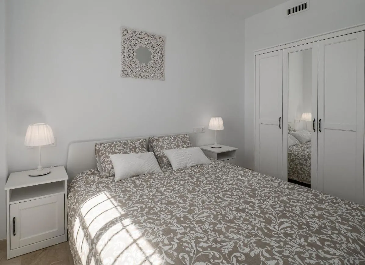 Small Oasis Manilva 0*,  Hiszpania